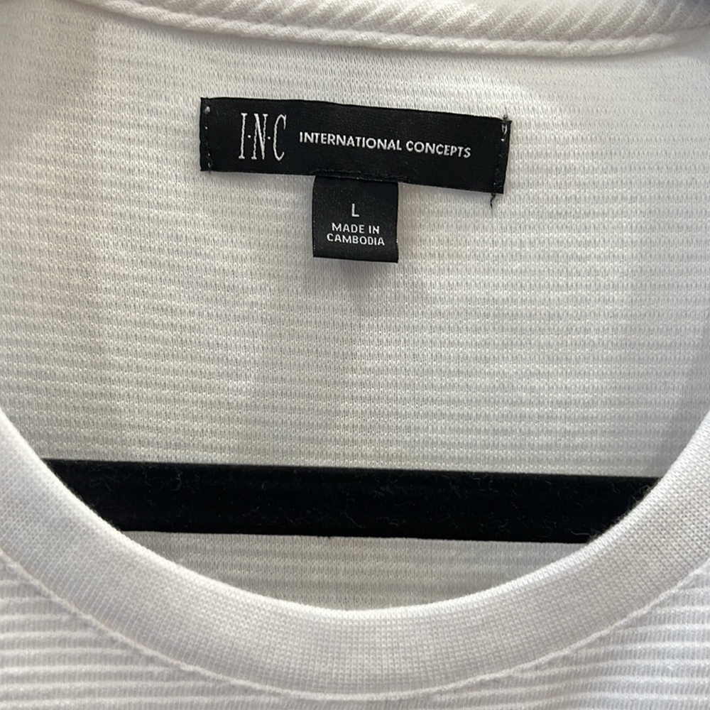 Casual Tee - Picture 3 of 4